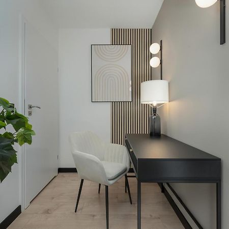 Wroclavia Apartments Dyrekcyjna By Noclegi Renters Wroclaw Bagian luar foto