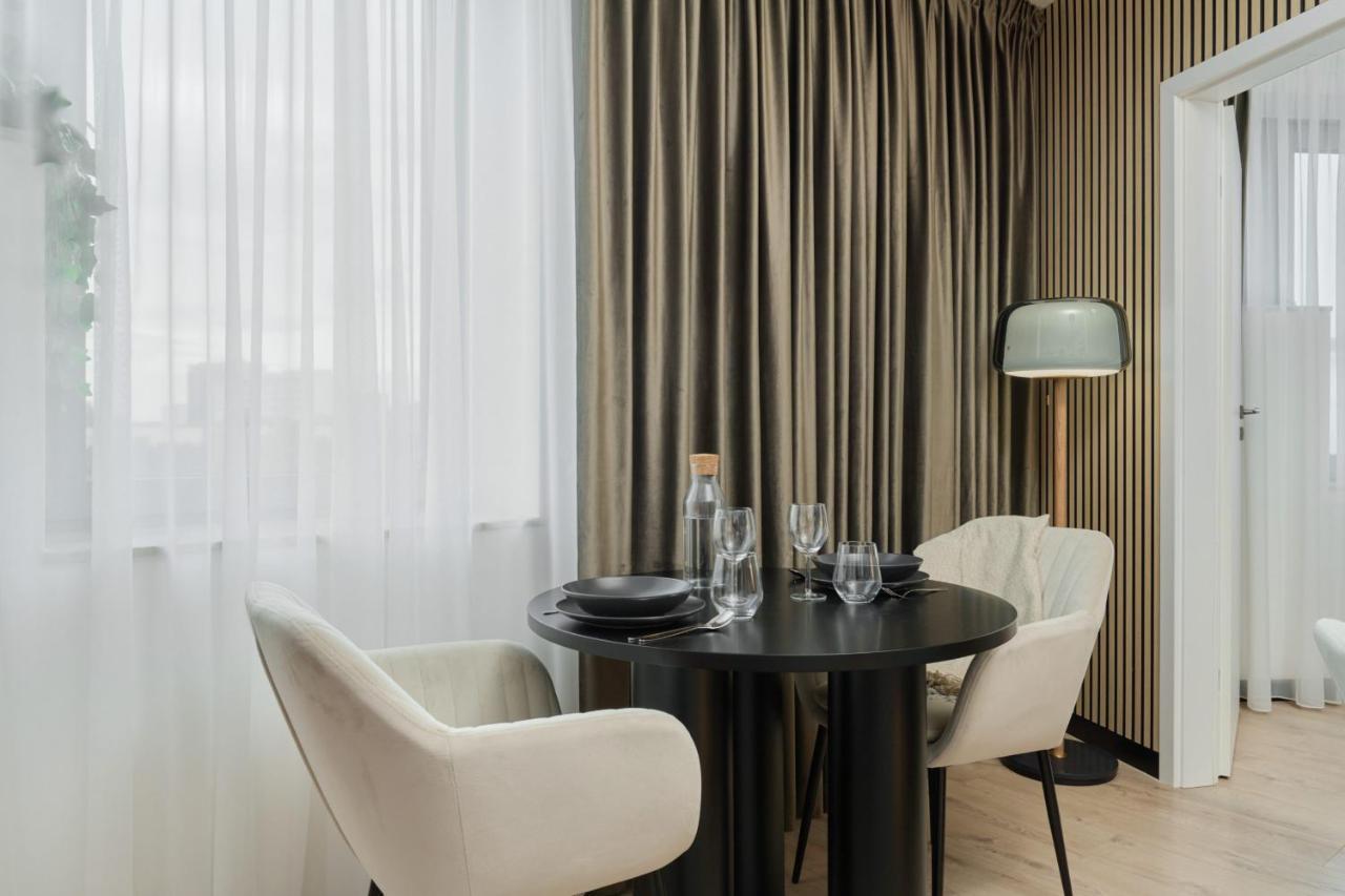 Wroclavia Apartments Dyrekcyjna By Noclegi Renters Wroclaw Bagian luar foto