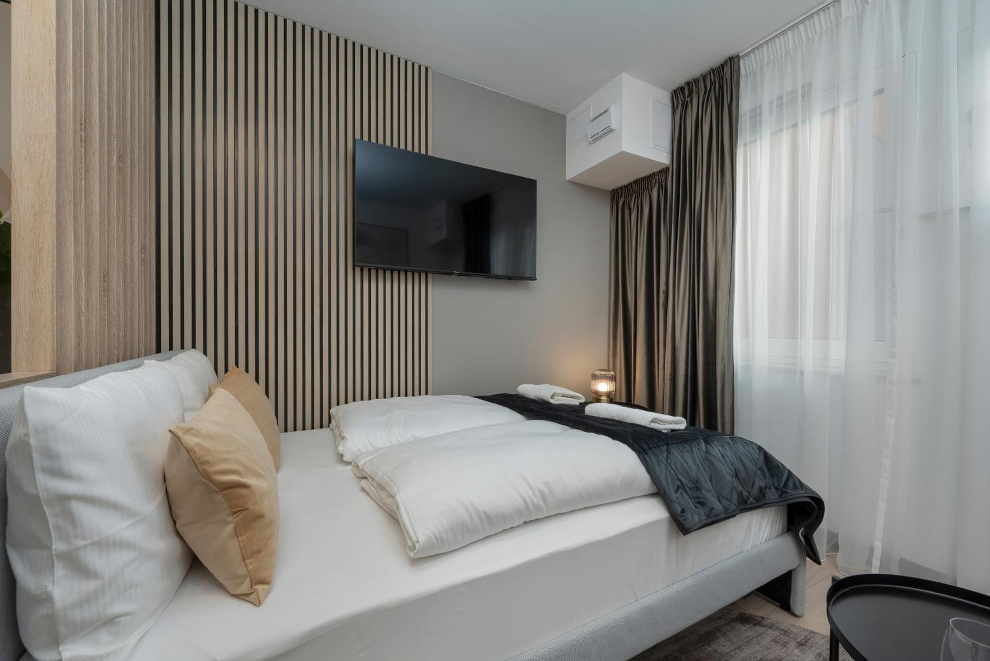 Wroclavia Apartments Dyrekcyjna By Noclegi Renters Wroclaw Bagian luar foto