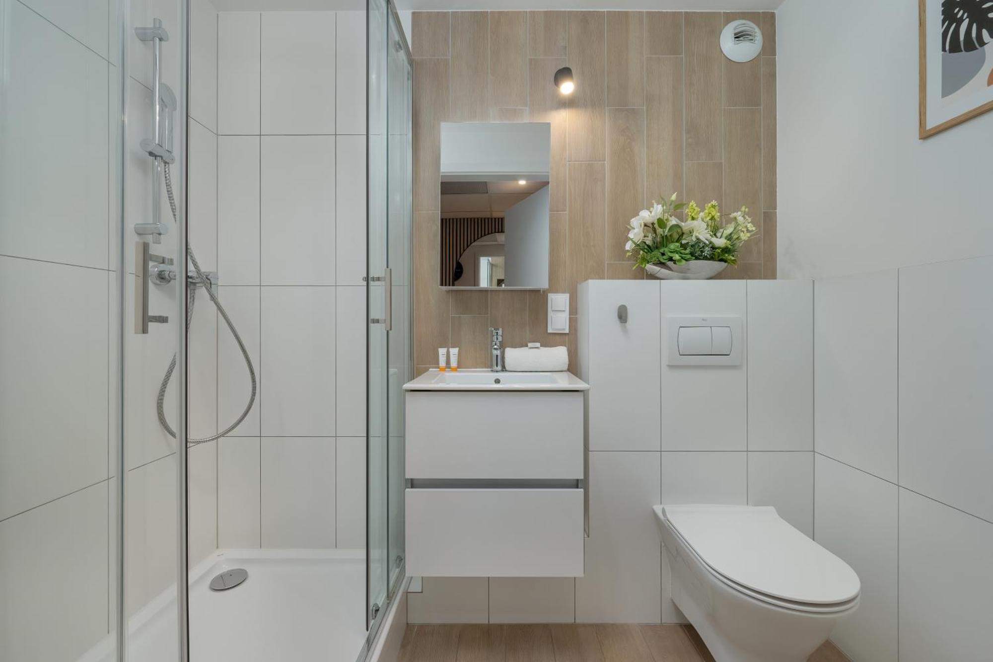 Wroclavia Apartments Dyrekcyjna By Noclegi Renters Wroclaw Bagian luar foto