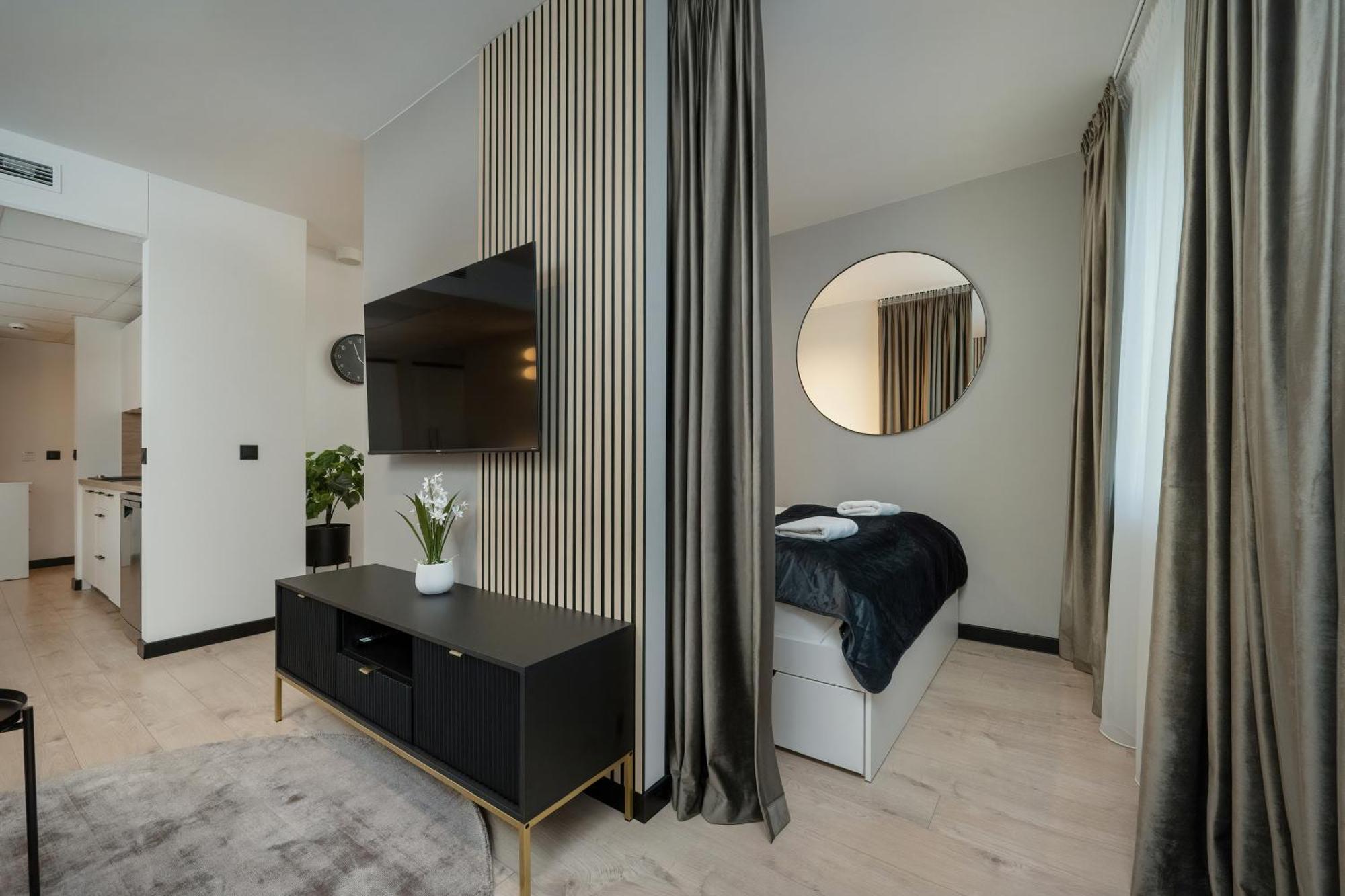 Wroclavia Apartments Dyrekcyjna By Noclegi Renters Wroclaw Bagian luar foto